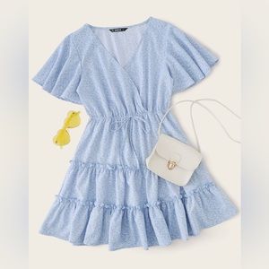 Plus Surplice Neck Flutter Sleeve Frill Trim Ditsy
Floral Dress